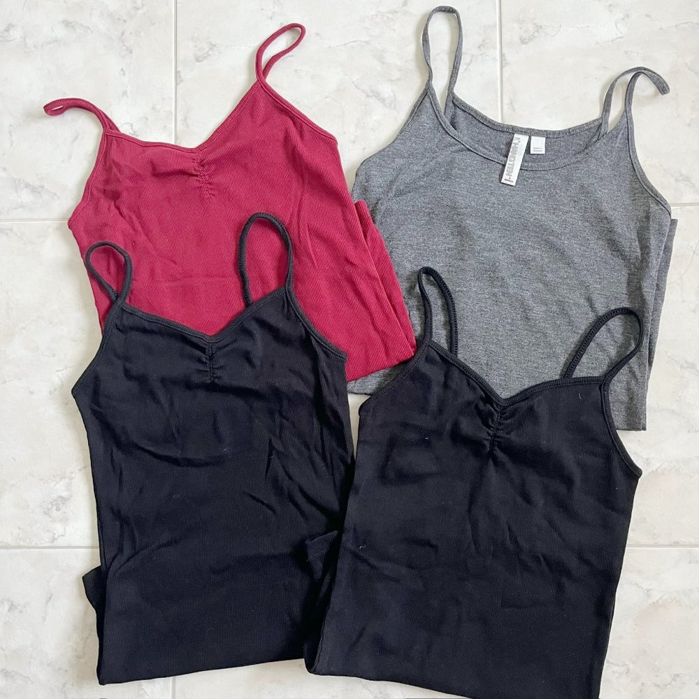 NEW Set of 4 Tank Tops/Camisoles Black/Gray/Red Women No Boundaries Hang Ten XS